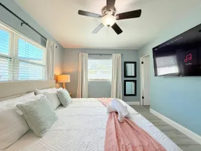 Game room fun | Family stays | Near theme parks - Image 3