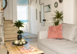 Zen Beachfront Apartment - Image 5