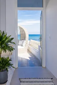 Zen Beachfront Apartment - Image 3