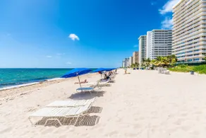 Beachfront Condo in a Hotel - Sleeps 4 - Image 4