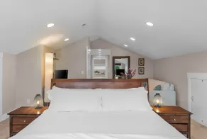 Madrona Bliss A Modern Escape - Image 3