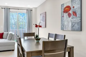 *Premier* 5 Bed Home near Hospital/Niagara/Toronto - Image 3