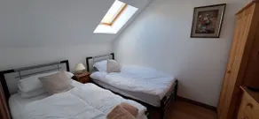 2 Bed Cottage - sleeps 4 - Garden Parking Wifi - Image 4