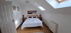 2 Bed Cottage - sleeps 4 - Garden Parking Wifi - Image 3