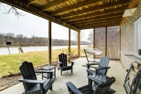 6 Mi to Dtwn Pella: Riverfront Cabin w/ Game Room! - Image 3