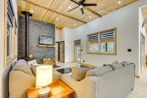 Porch & 1-acre Yard: White Mountains Hideaway - Image 4