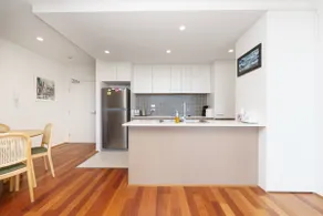 Top-Floor Apartment Near Shops and Aboretum views - Hosted by Canstay - Image 4