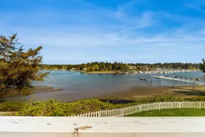 2 BR Waterfront home on Bainbridge Island - Image 3
