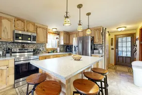 Lakefront Fun: Mini Bar, Pool Table & Fire Pit - Image 5