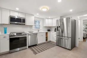 Walk to Seaside Park Stylish Updated Interior - Image 2