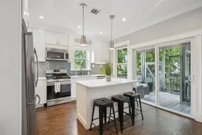 Clean contemporary Boston duplex - Image 2