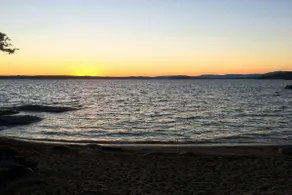 3 BR lake house near beach, hiking trails & ski - Image 4