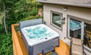 Summit Escape | Golf Course, Hot Tub, Sleeps 10 - Image 3