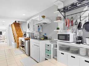 Sunny City Accommodations - Close to METRO and UMD - Image 3