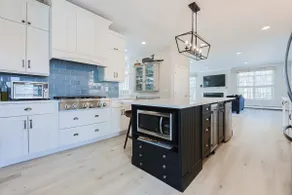 Expansive Oasis With Water Views, Walk To Beach! - Image 4
