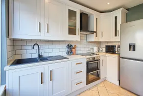 Host & Stay - Wellington Street - Image 2