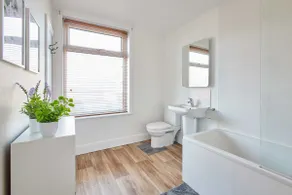 Host & Stay - Wellington Street - Image 4