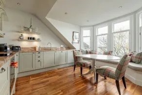 Gillespie Apartments - Spectacular Penthouse - Image 3