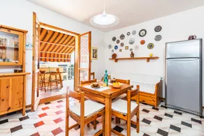 Coral House 2 - Happy Rentals - Image 4