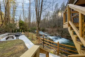 Waterfront Swimming Hole & Fishing |Games &Hot tub - Image 4