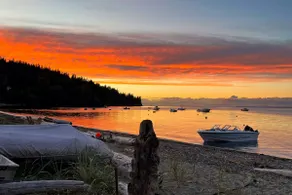 Hot Tub & Mtn Views: Lummi Island Home Near Beach - Image 4