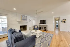 3 Mi to Beach: Coastal Escape in Mount Pleasant - Image 3