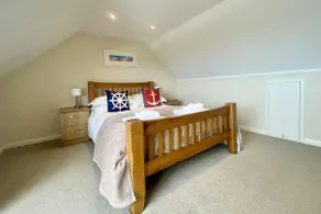 2Bed Maisonette-Sleeps 4-Balcony Sea views Wifi - Image 4