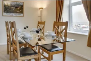 2Bed Maisonette-Sleeps 4-Balcony Sea views Wifi - Image 5