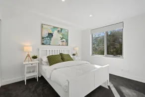 Stylish 1-Bed Apartment with Balcony & Pool Access - Image 4