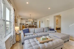 13 Mi to University of Wisconsin: Suburban Home - Image 5