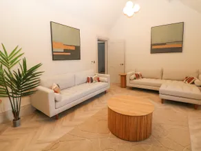 Castleton Suite - Image 3