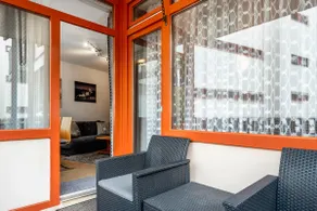 2-room apartment with pool - Image 5