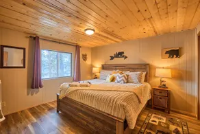 Heavenly Lake Haven -Relax at this Peaceful Home - Image 5