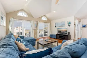Sea Breeze: Bay and Sunset Views | Game Room - Image 3