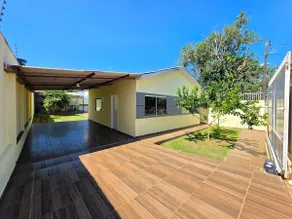 3-bedroom house near Falls and downtown with backyard - Image 2