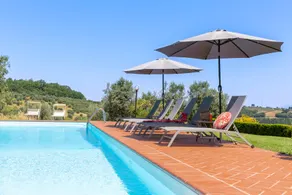Adults-only apartment with pool in Chianti - Image 3