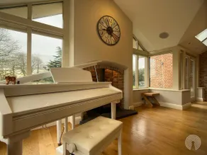 Welcome To Wrexham - Hot Tub Luxury 5 bed House - Image 3