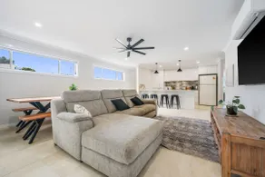 Manor Lane Retreat - Image 4
