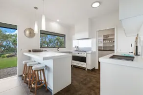 Bimbadeen Luxurious Retreat - Image 3