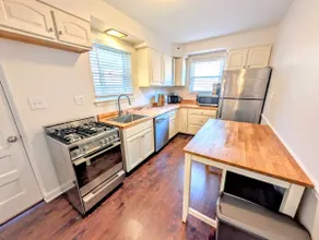 Dog-Friendly Home 3BR Parking - Image 4