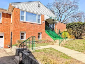 Dog-Friendly Home 3BR Parking - Image 3