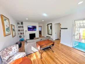 Dog-Friendly Home 3BR Parking - Image 2