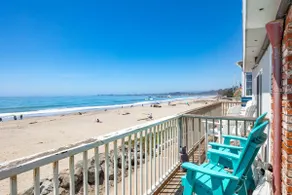 1950's Beachfront Home - Stunning Views! - Image 2