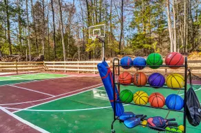 Sleeps 16 | Indoor Pool + Golf • Lake Harmony - Image 3