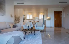 Serene hideaway, luxurious 2-bedroom penthouse apartment in the exclusive Paraíso Pueblo - Image 5