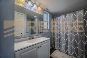 Classic Lakeside Home - Image 4