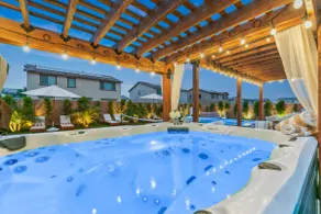 Pickleball+lg Spa&Pool+Bas Ball+Gameroom+14bds+Fit - Image 2