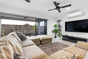 Manoora Haus - Industrial Oasis near Parks & Beach - Image 2
