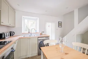 Cosy Flat in a Pretty Town. - Image 4