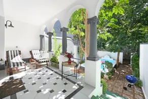 Three Bedroom Home Tranquil and Elegant - Image 2